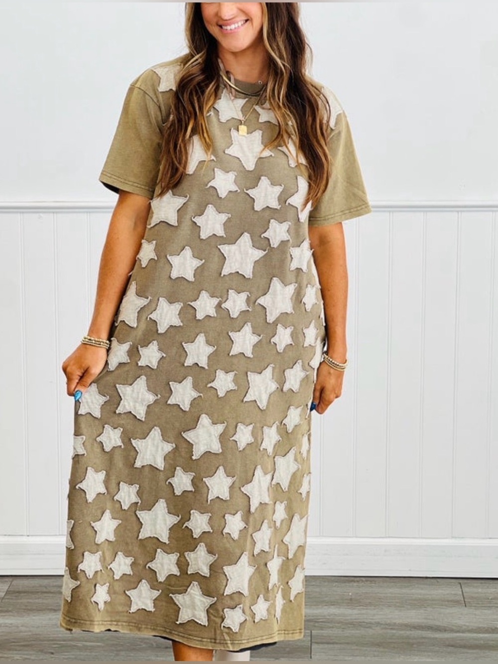 Bluevelvet Star Pattern Olive Midi T-Shirt Dress